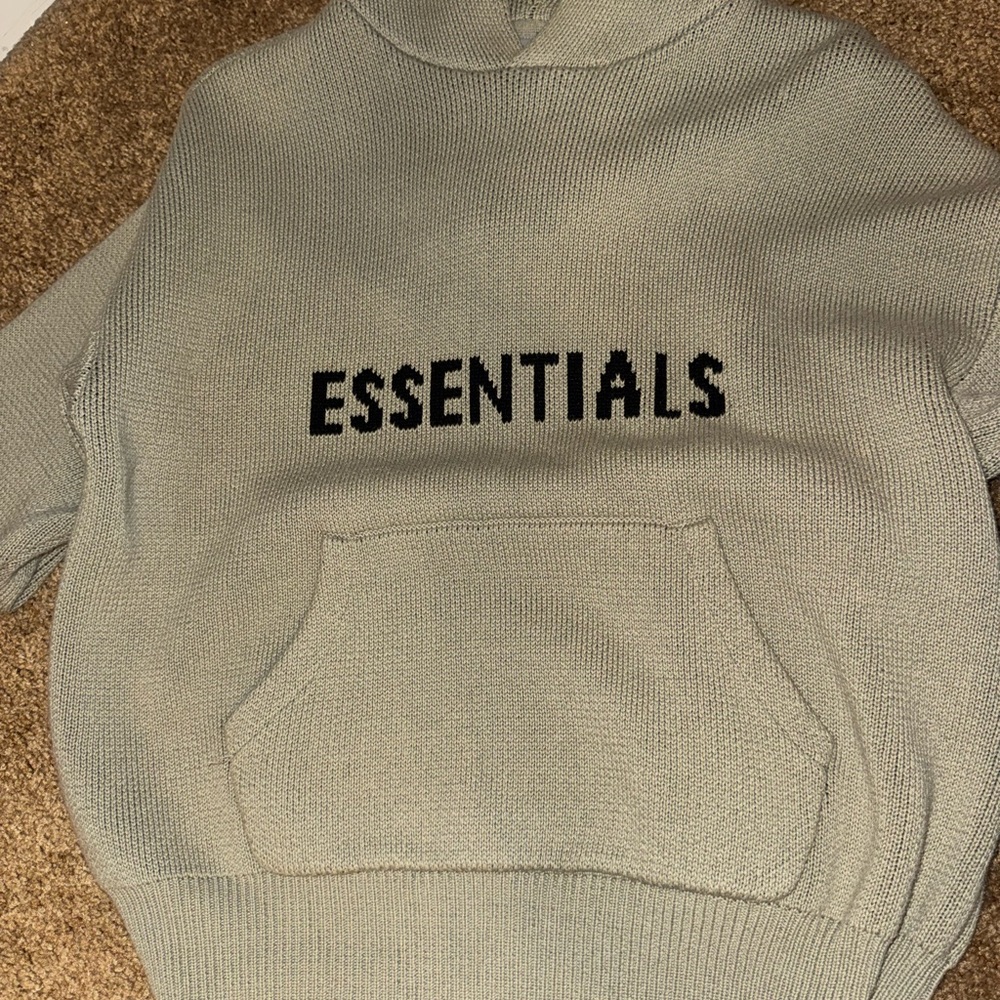Essentials beige sweater - Picture 6 of 6